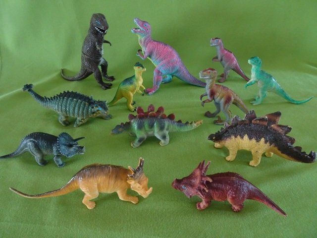 Spielzeuge: Dinosaurier-Sammlung 12 Stück – Gebraucht aus Berikon von Splendida43