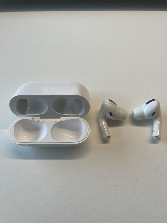 Apple Kopfhörer: Apple AirPods Pro 1 Gen – Defekt aus Zürich von ste_2yyk 1