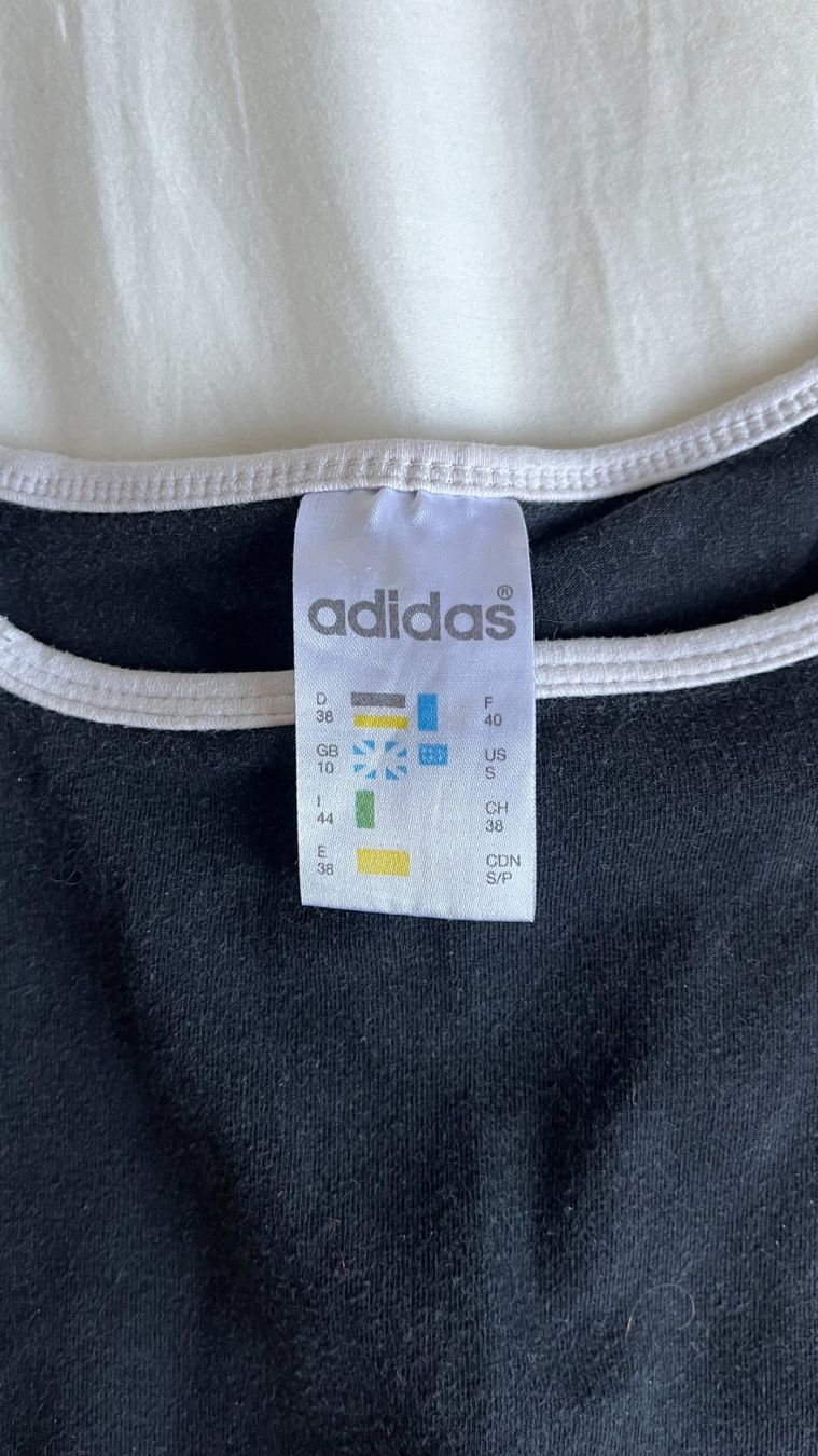 Adidas Top: Adidas Crop Top – Usato da Zürich venduto da lau_d8tb 1