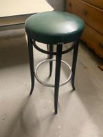 2 Barstühle von SEM Schweiz. Möbelindu. / 2 sièges de bar