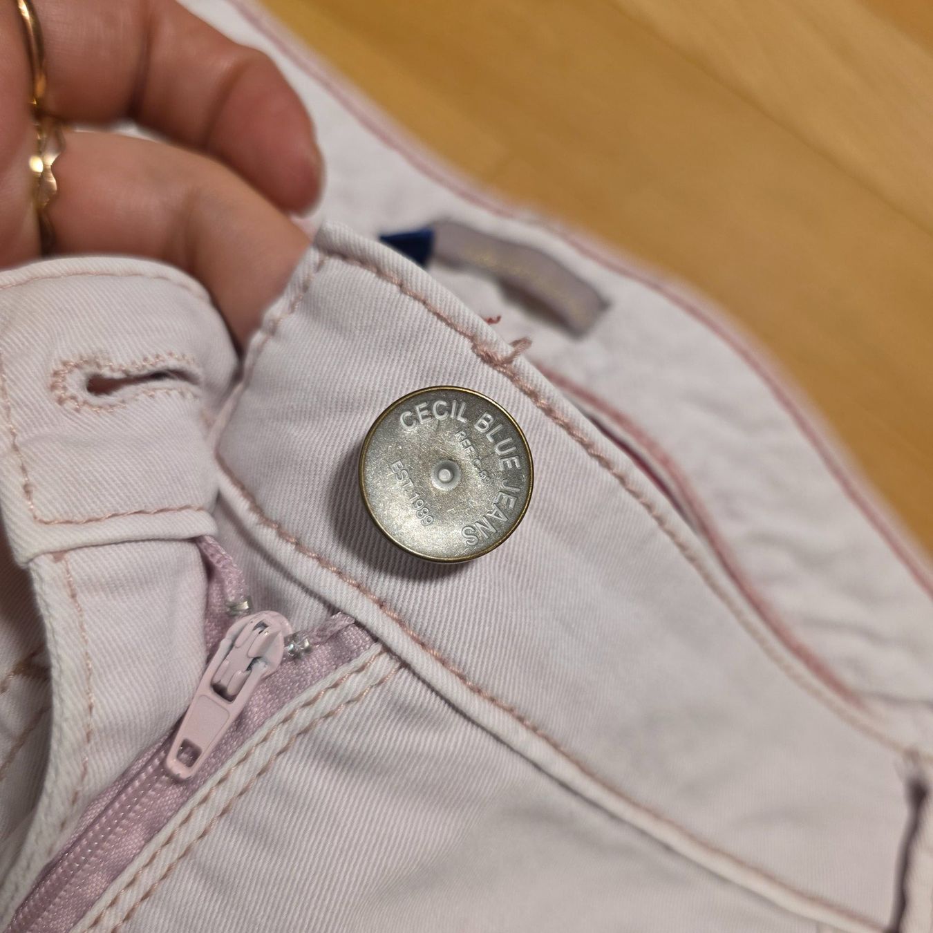 Cecil Pantaloni: Hellrosa Jeans von Cecil – klassischer Schnitt – Usato da Wald ZH venduto da CapLux 6