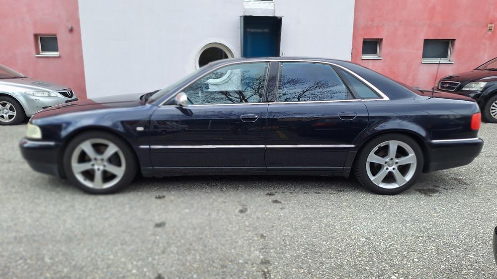 Audi S8 D2 facelift 4.2 V8