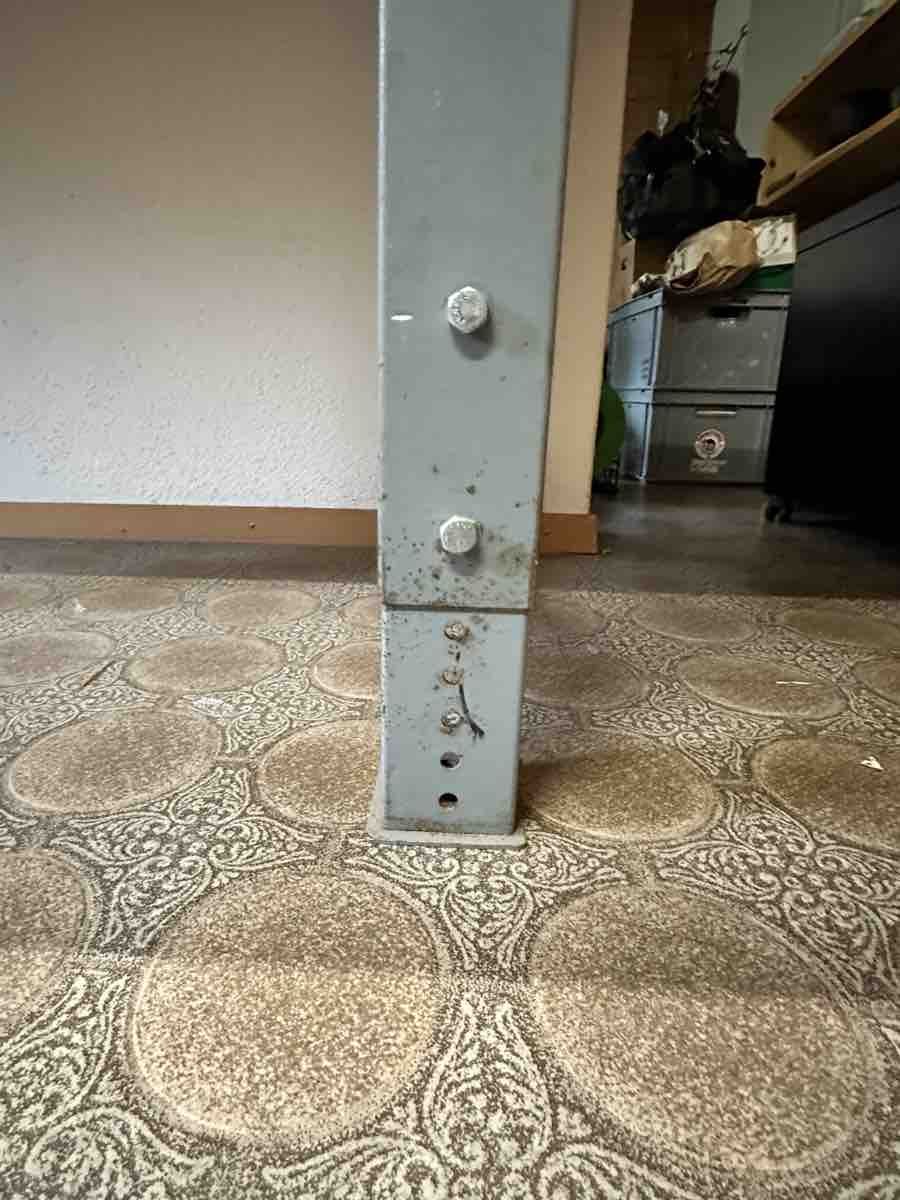 Werkbänke: Sturdy Workbench with Metal Frame, Used Condition – Gebraucht aus Elsau von MANWITHVAN 4