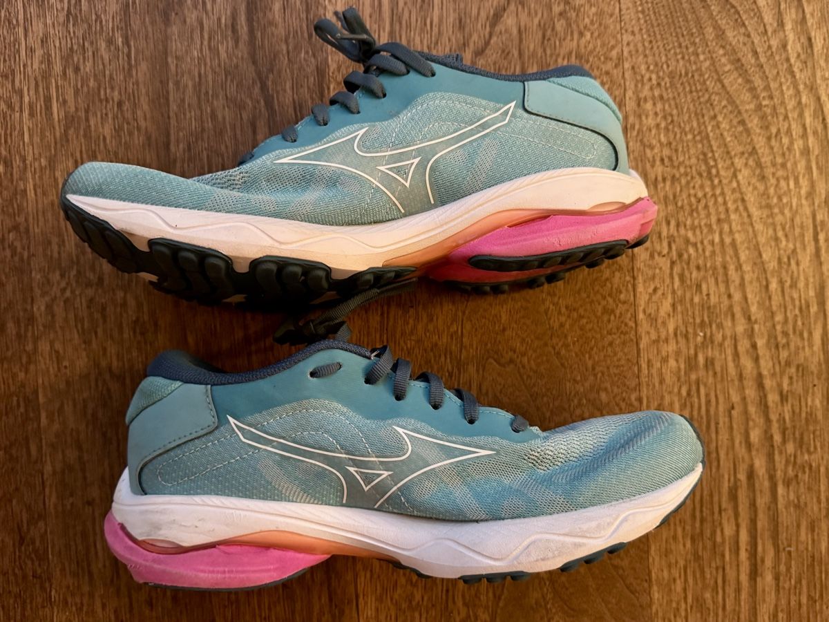 Mizuno Scarpe per ragazze: Mizuno Laufschuhe, Grösse 38,5 – Usato da Biel-Benken BL venduto da mvazquezf 1