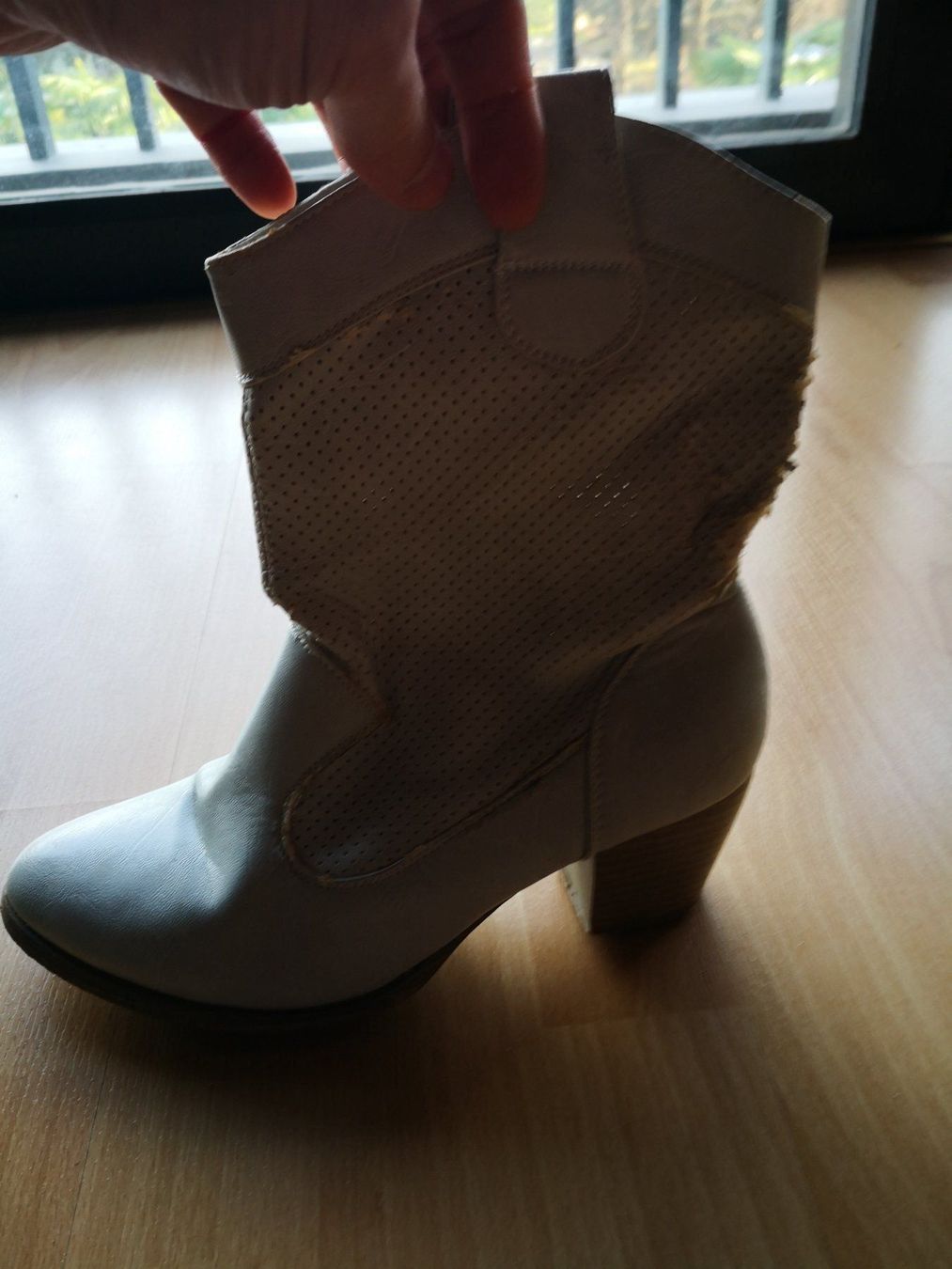 Scarpe da donna: Dazawa Beige Boots – Usato da Gentilino venduto da berrama 3