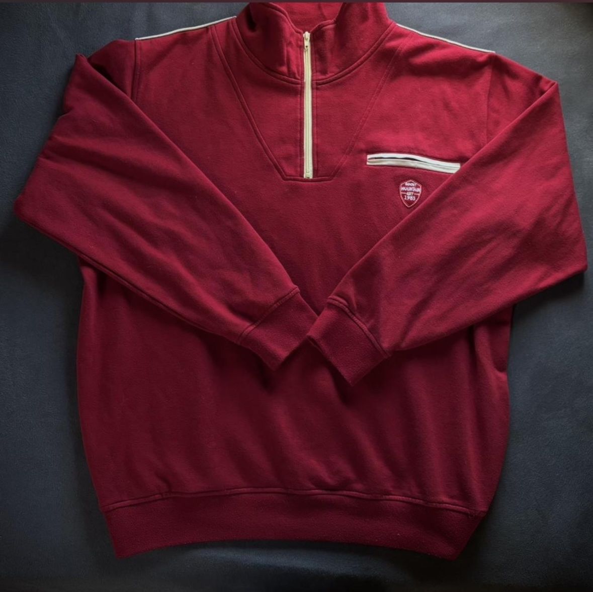 Maglioni & Felpe: Pull rouge Rick Armand – Usato da Avry-devant-Pont venduto da Odilee