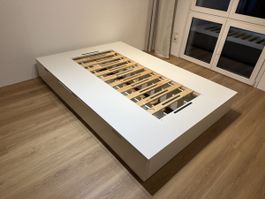 Bettgestell 140/200 cm mit 6 Schubladen weiss guter Zustand