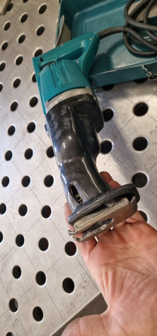 Makita Alle Maschinen: Tigersäge Makita – Gebraucht aus Emmenbrücke von inf_l8yf 2