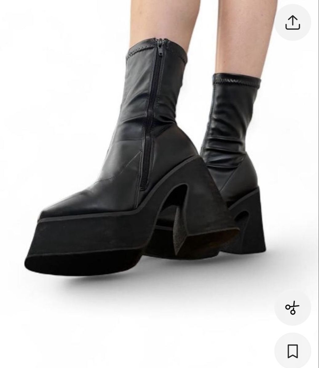 Bottes de soin: Platform Chunky Boots Heels – D'occasion à Zürich par nin_8h72 1