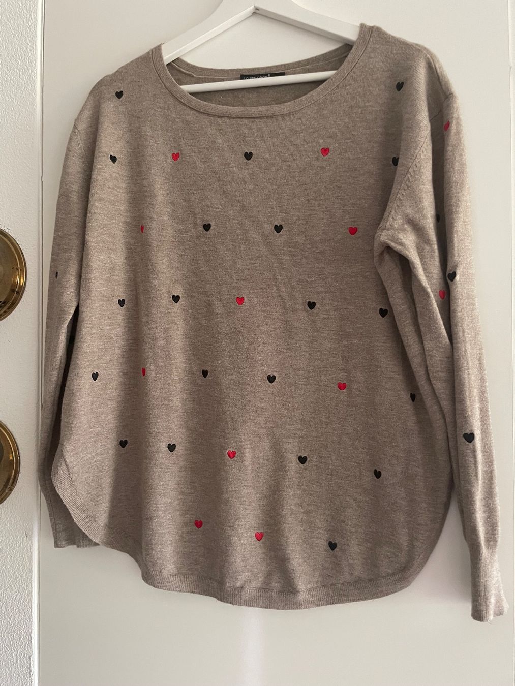 Pullover & Sweatshirts: Pullover mit Herzen 💕 – Gebraucht aus Neuwilen von bobbel01