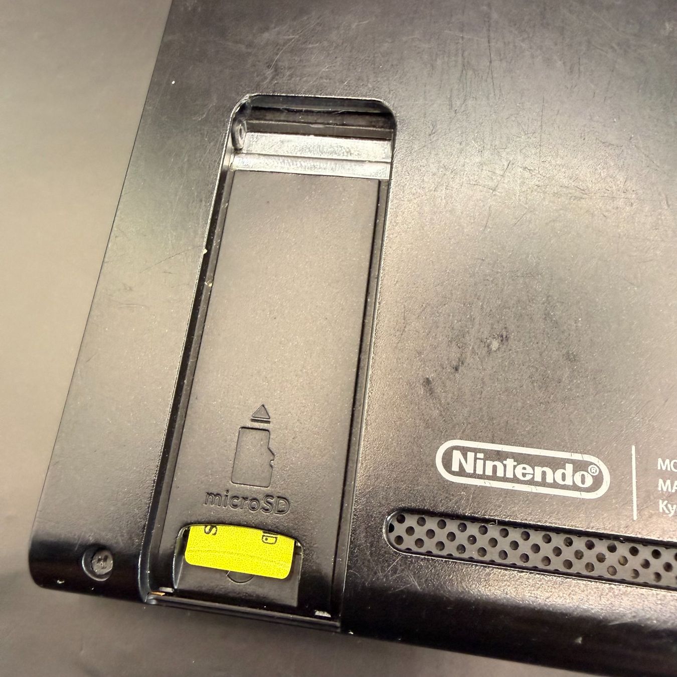 Nintendo Console: Nintendo Switch Konsole – Difettoso da Düdingen venduto da Nerdworld 3