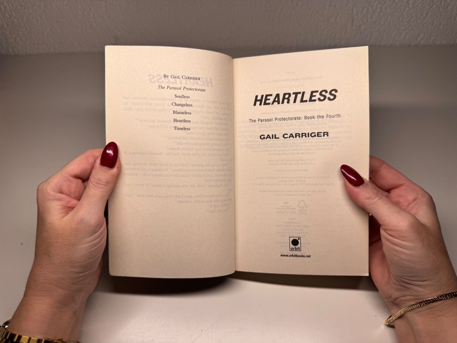 Libri: NOVEL: Gail Carriger, Heartless – Usato da Grosswangen venduto da English_books 2