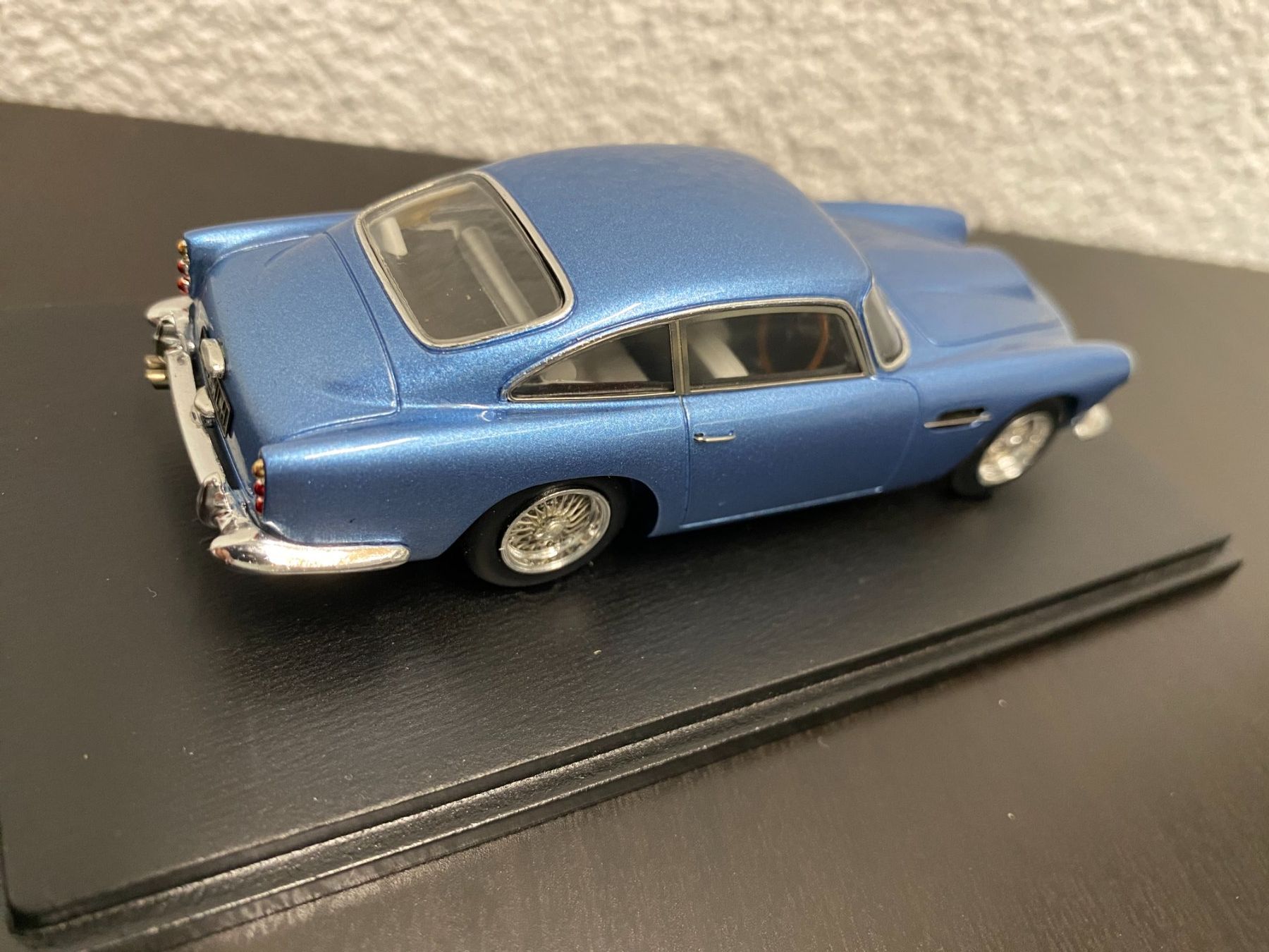 Spark Modellini d'auto: Aston Martin DB4 S3 - Spark 1:43 – Nuovo e nell'imballaggio originale da Niederhasli venduto da Yotanke50 2