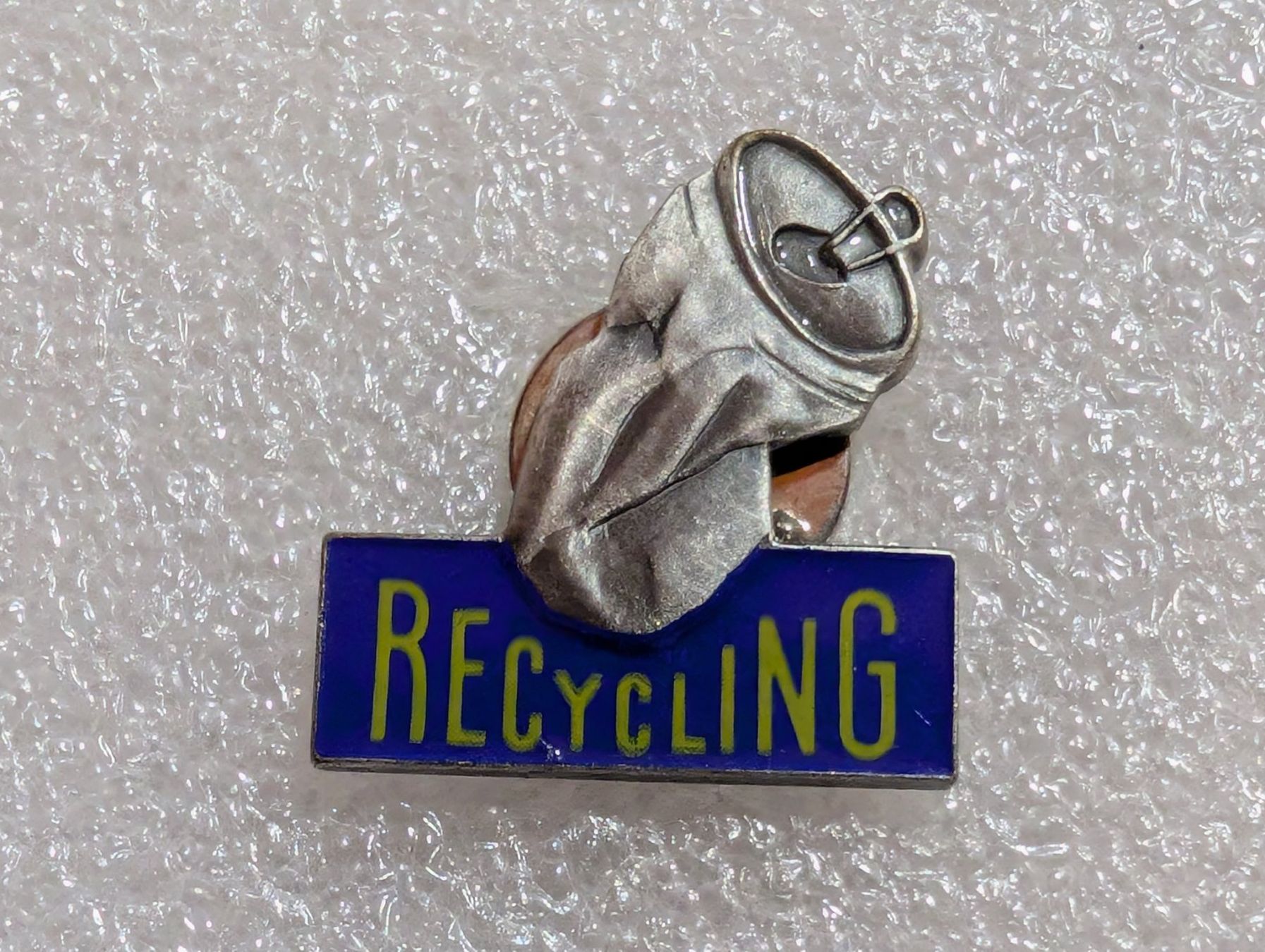 Plaketten & Abzeichen: Ansteckpin 204: Alu Recycling – Gebraucht aus Oppligen von Pin-Fall-Shop