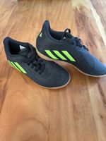 Adidas Hallenschuh schwarz neon Grösse 31 