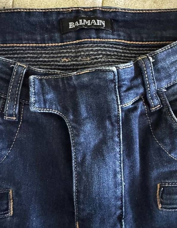 Jeans: Balmain Jeas – D'occasion à Attinghausen par steeve123 1