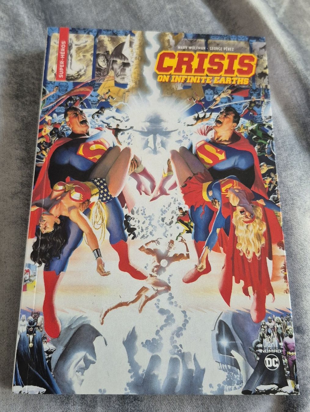 Fumetti: CRISIS ON INFINITE EARTHS DC COMICS RÉCIT COMPLET FR BATMAN – Usato da Grand-Lancy venduto da luc111