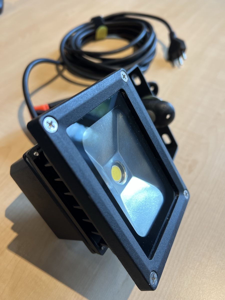 Lampade: LED Fluter 10W schwarz – Usato da Opfikon venduto da lsp01 2