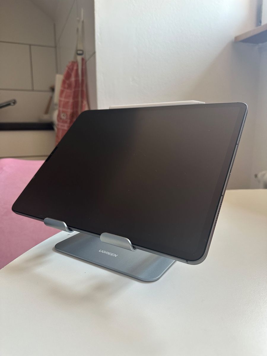 Apple Tablet PC: iPad Pro 12.9 in. 2TB + Accessories – Nuovo (secondo la descrizione) da Aarau venduto da sta_rm7l