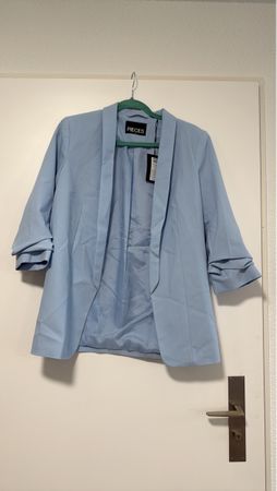 Stylish Blue Blazer - Perfect for Spring! Size Medium.