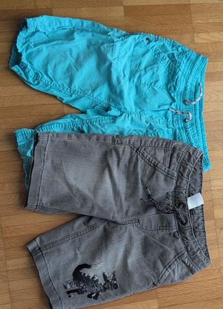 2x Kinder Shorts Grösse122/ 128 gebraucht