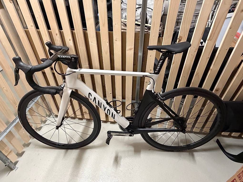 Canyon Biciclette: Canyon Aeroad CF SLX 9.0 – Usato da Laufen venduto da Labradudel888 1