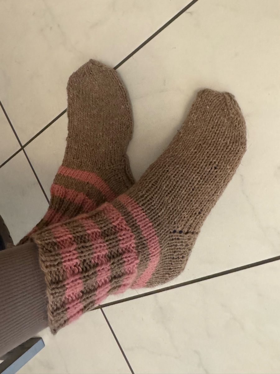 Calze: handgestrickte Socken - grosse 37-39 – Nuovo (secondo la descrizione) da Niederglatt ZH venduto da val_p6bt 1