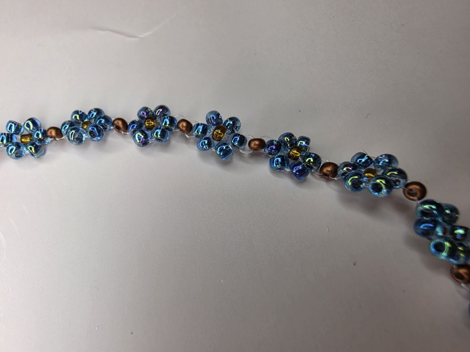 Ketten: Halskette mit Blumenmuster blau handgefertigt  – Gebraucht aus Bühler von MalinaBrocki 3