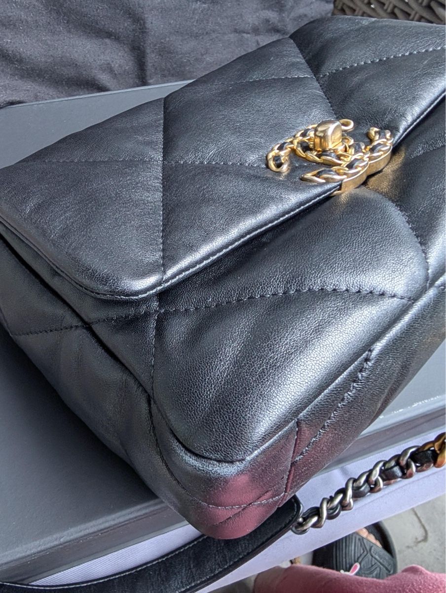 Chanel Taschen für Damen: Authentic Chanel 19 Bag, Top Zustand – Gebraucht aus Zürich von jia_57tp 9