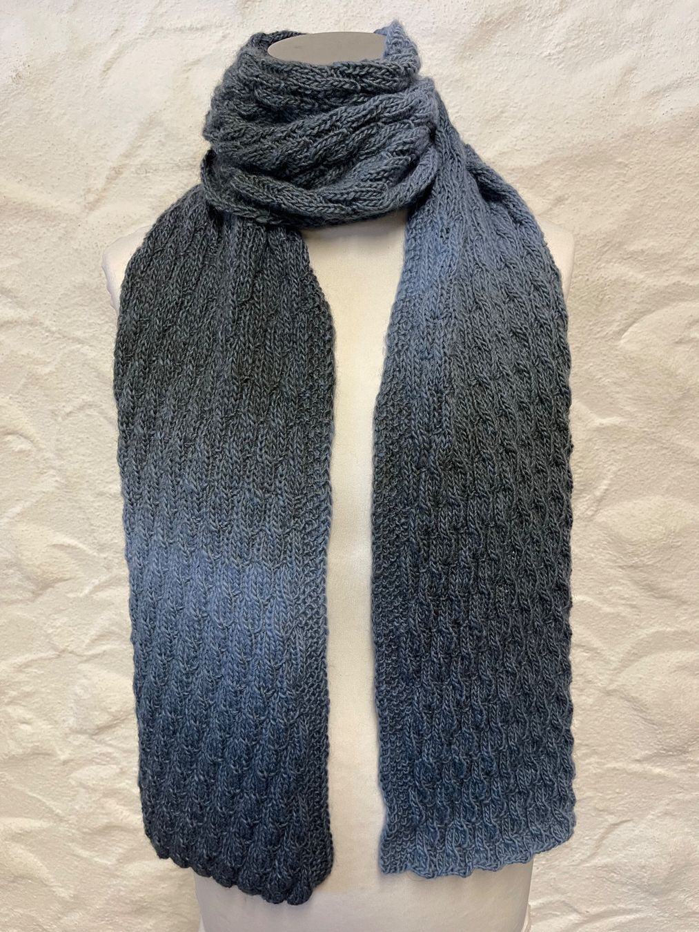 Foulard & Sciarpe: Schal, blau – Nuovo (secondo la descrizione) da Urnäsch venduto da pas_5r9c