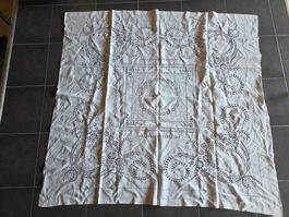 grosses antikes Tischtuch Tuch 140 cm x 150 cm gestickt