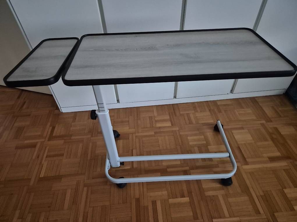 Tavoli: Tavolino da Letto Sanis – Usato da Viganello venduto da sil_tcr7 1