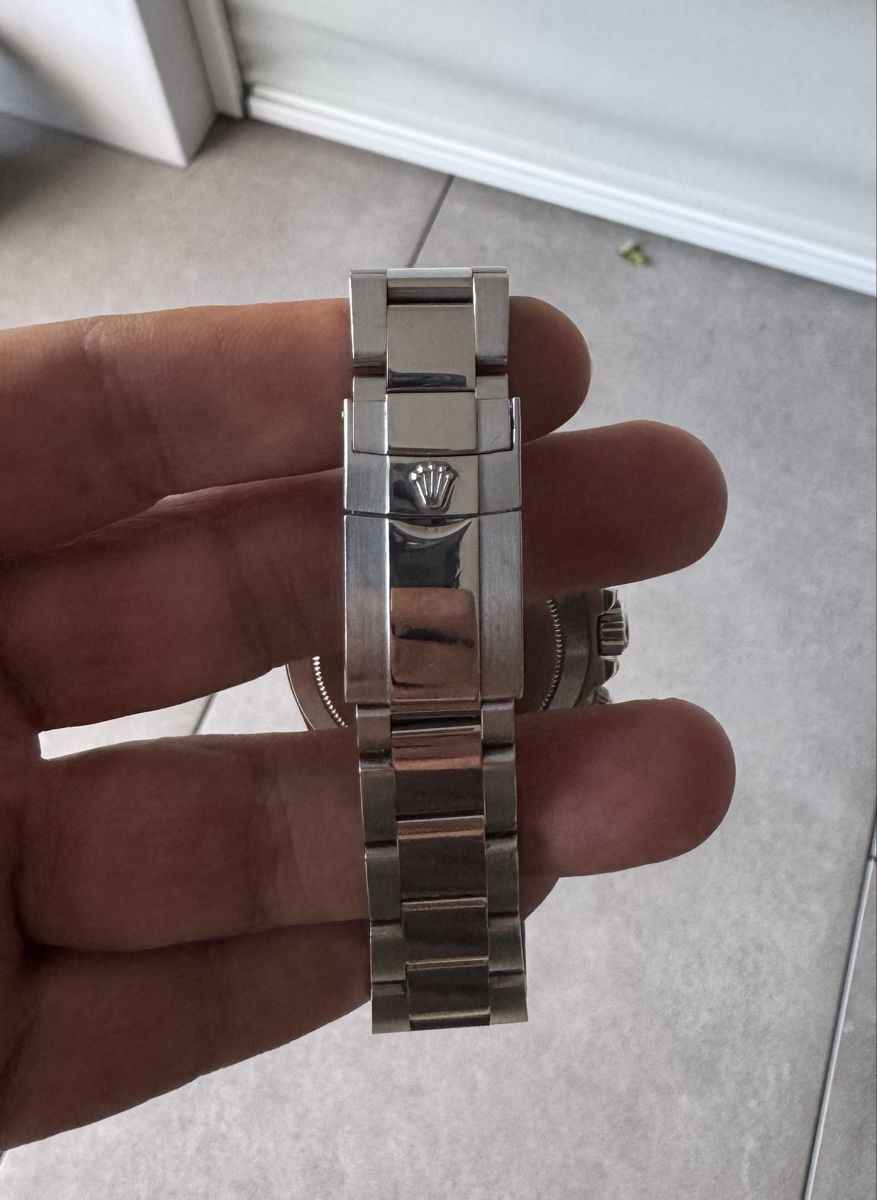 Rolex Orologi: Rolex Daytona Ref.: 116520 mit CH-Papiere – Usato da Chur venduto da lucretiawatches 3