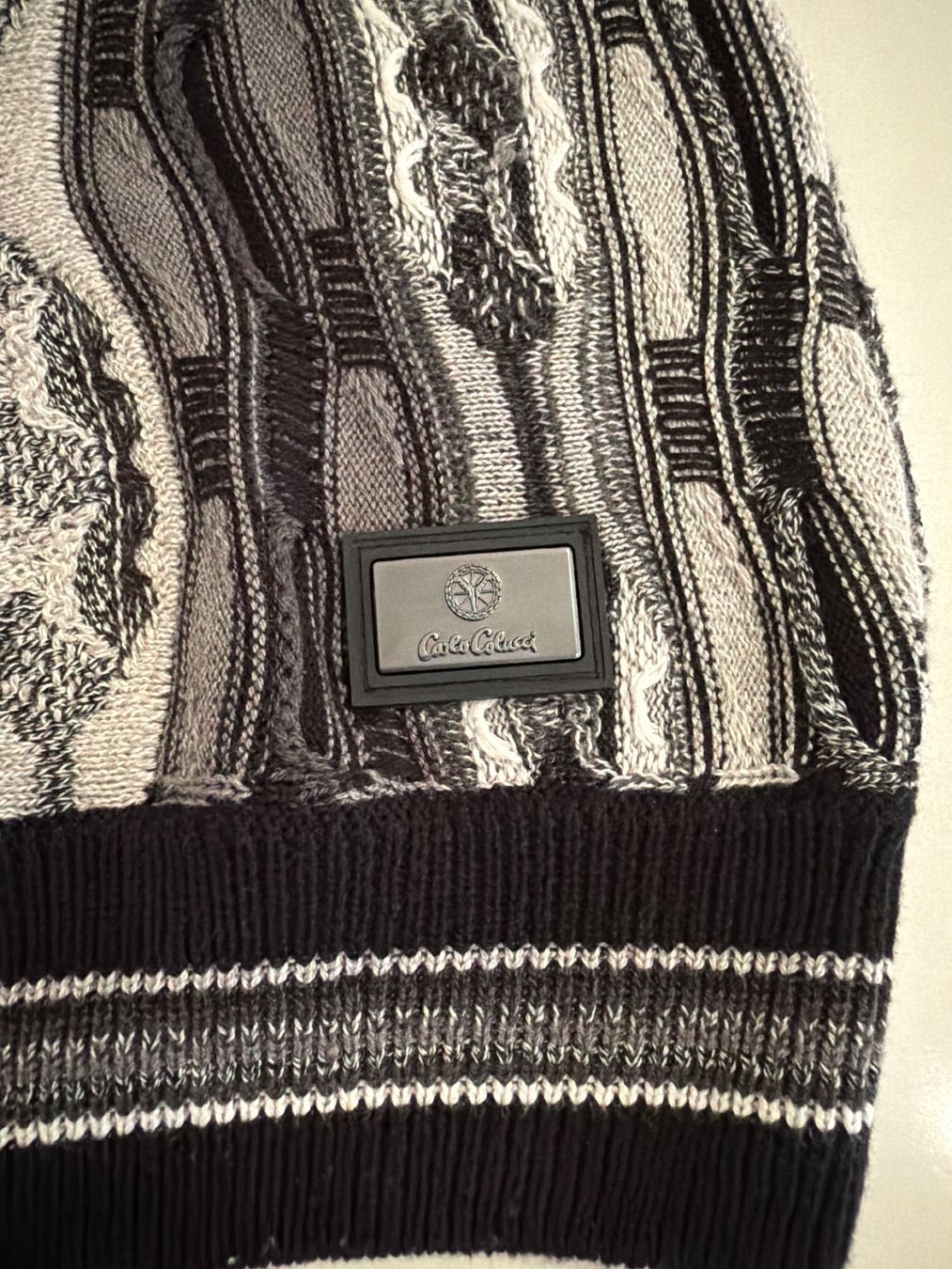 Carlo Colucci Pullover & Sweatshirts: Carlo Colucci Pullover, schwarz grau weiss, S – Neu (gemäss Beschreibung) aus Egg b. Zürich von d.t.t 2