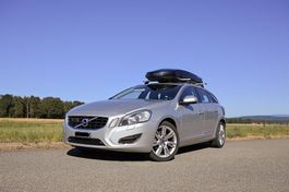 Volvo V60 D5 | 8-fach bereift | Dachbox inklusive