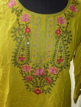 tunique avec broderie estival taille M neuf pour femme