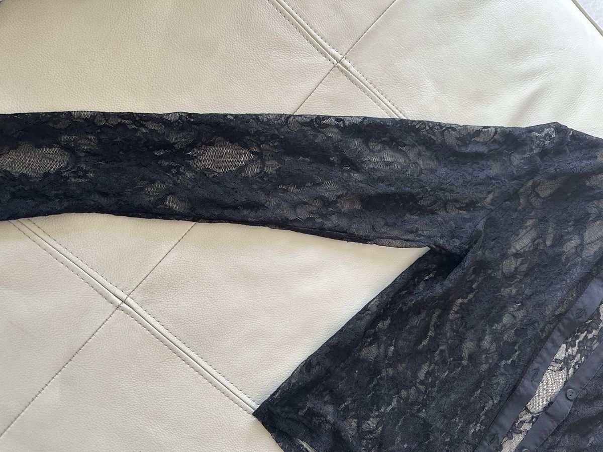 Blusen: Damen Bluse Spitze schwarz Grösse M gebraucht – Gebraucht aus Lyss von Dauwalder01 1