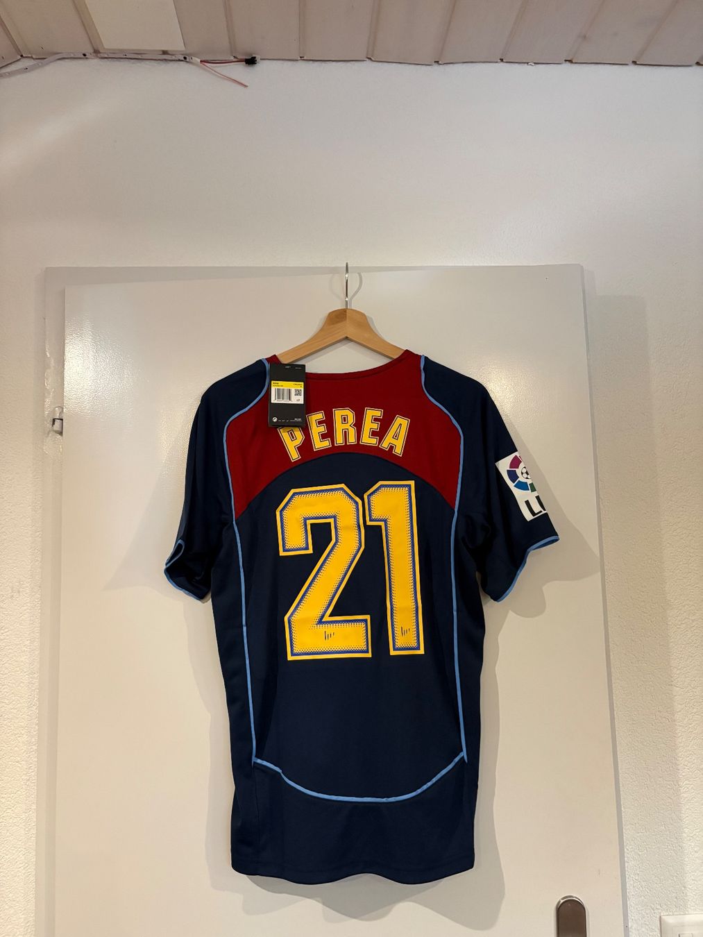 Canottiere & Pantaloni: Atletico Madrid spezial Trikot – Usato da Ittigen venduto da tobias.63 1