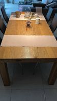 Massiver Holztisch