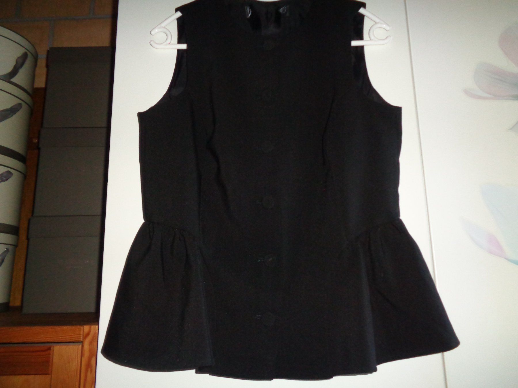 Gilet & Giacche senza maniche: *** schwarzes TOP / Gilet *** / Neu – Nuovo (secondo la descrizione) da Othmarsingen venduto da Leuchtturmlady 2