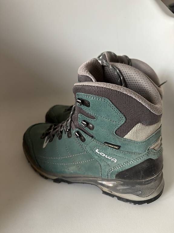 Lowa Damenschuhe: Lowa Wanderschuhe Grösse 39 – Gebraucht aus Lohn-Ammannsegg von ck_so 1