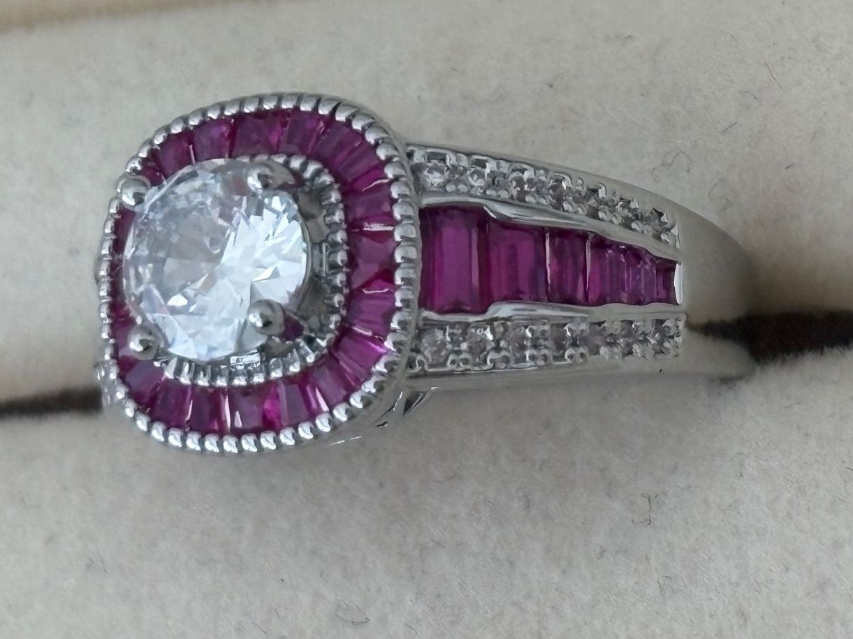Bagues: Luxus Elegante Gr.19/9 Ring Farbe: Silber / Rot – Neuf (Voir description) à Biel-Bienne par Roserosse13 1