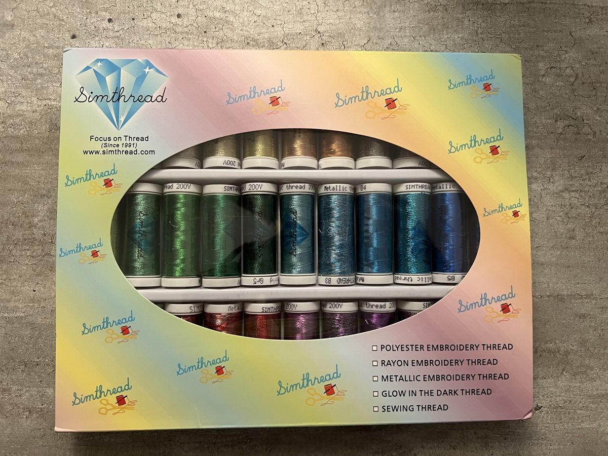 Kordeln & Faden: Simthread Stickgarn / Nähgarn-Set – 32 Stück, Top Zustand – Neu (gemäss Beschreibung) aus Stein AG von Anastasia_Asya 1