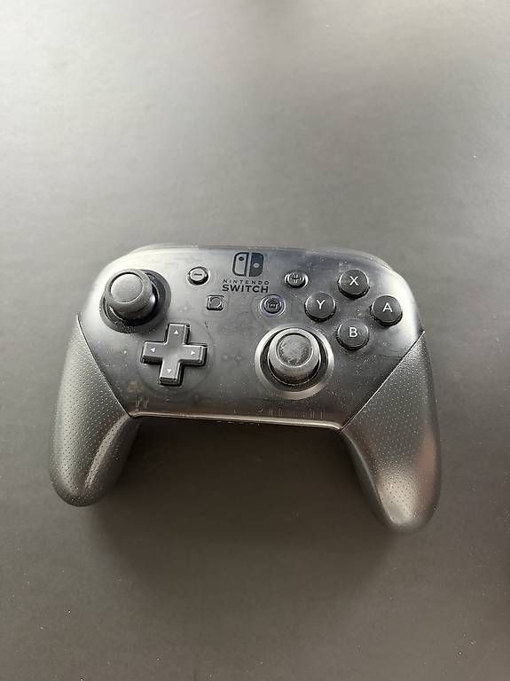 Nintendo Manettes: Nintendo Switch Pro Controller – D'occasion à Bern par Laurin008