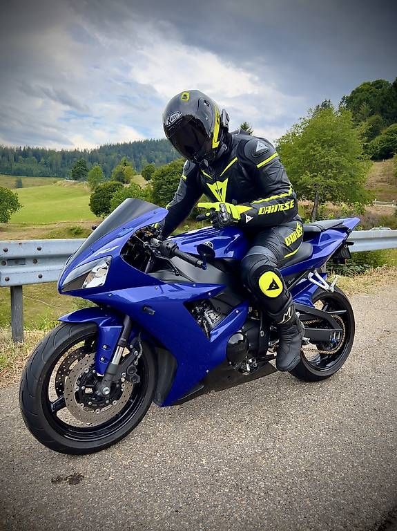Completi: Dainese Lederkombi Einzelanfertigung – Usato da Aadorf venduto da zel_zy5c 4