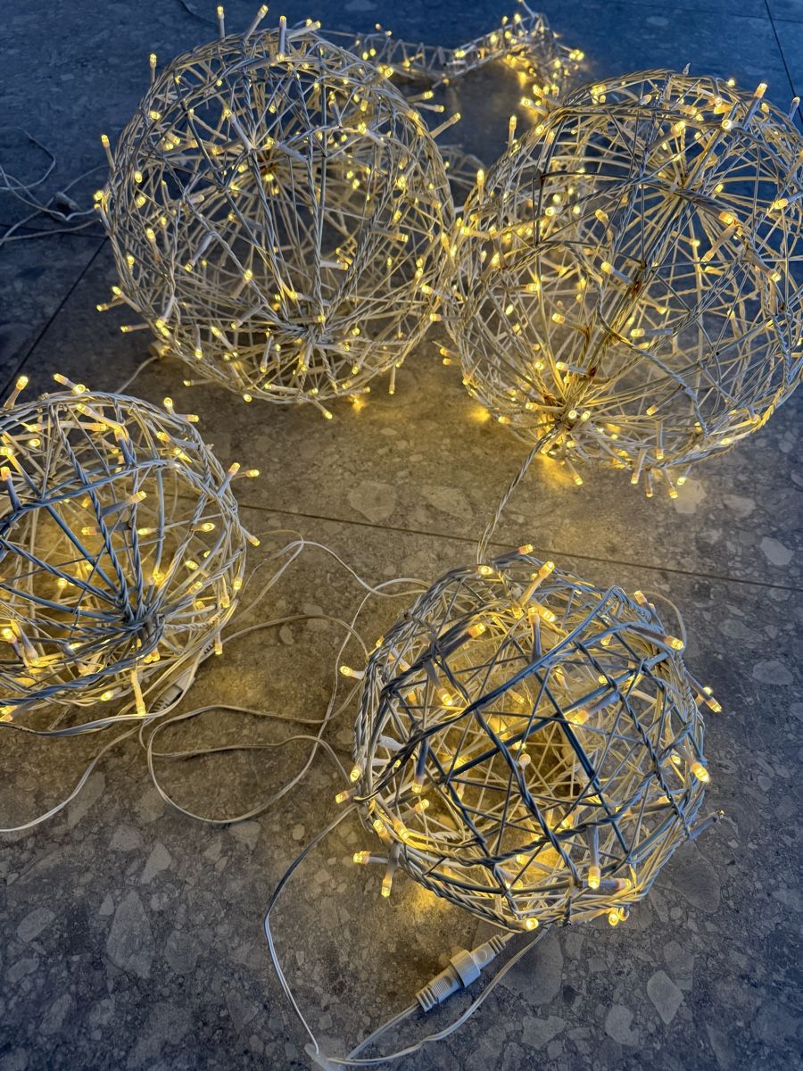 Tutte le decorazioni: Festive party LED Light Balls & Star – Usato da Jonen venduto da chrispluess 3