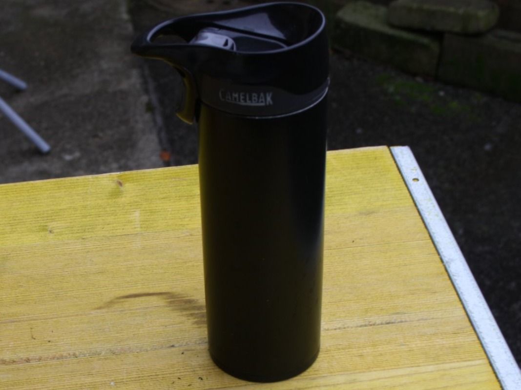 Camelbak Borracce & Thermos: CAMELBAK FORGE THERMOBECHER THERMOFLASCHE – Usato da Wauwil venduto da Pneuedy 1