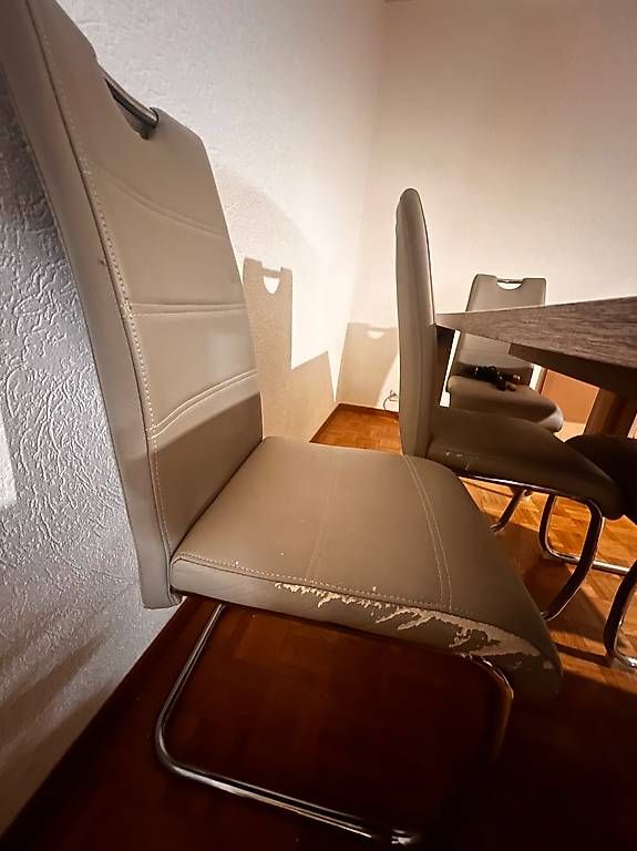 Set di tavolo e panche: Table et chaises – Usato da Yverdon-les-Bains venduto da fon_5pws 2