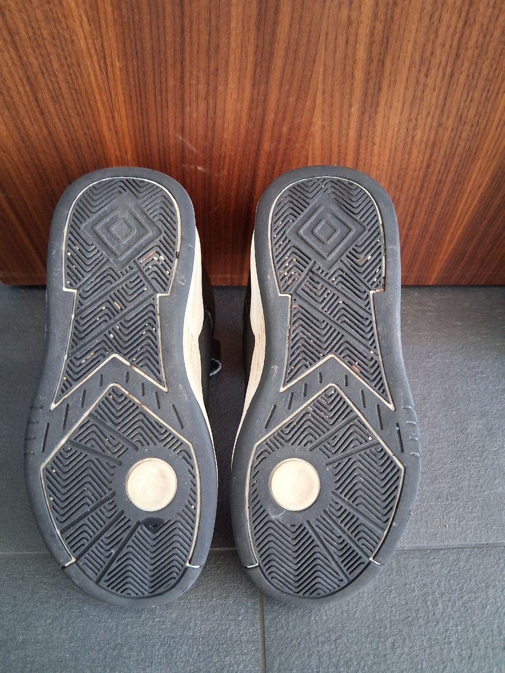 Schuhe für Jungen: Sneaker, Gr. 29 – Gebraucht aus Merzligen von 88910827 2