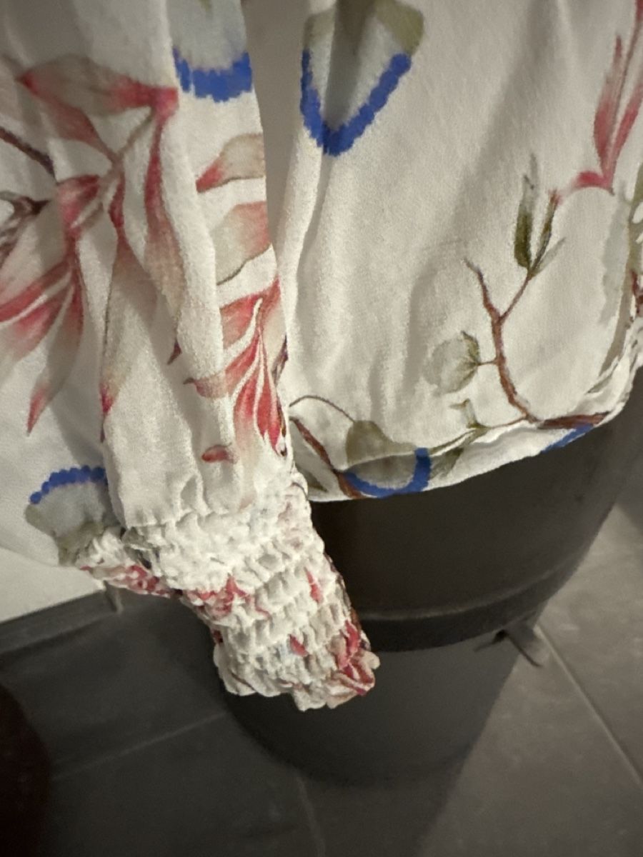Nile Camicette: Nile Bluse, Gr. M, Sommerbluse mit Blumenmuster. – Usato da Niederscherli venduto da Doene0 1